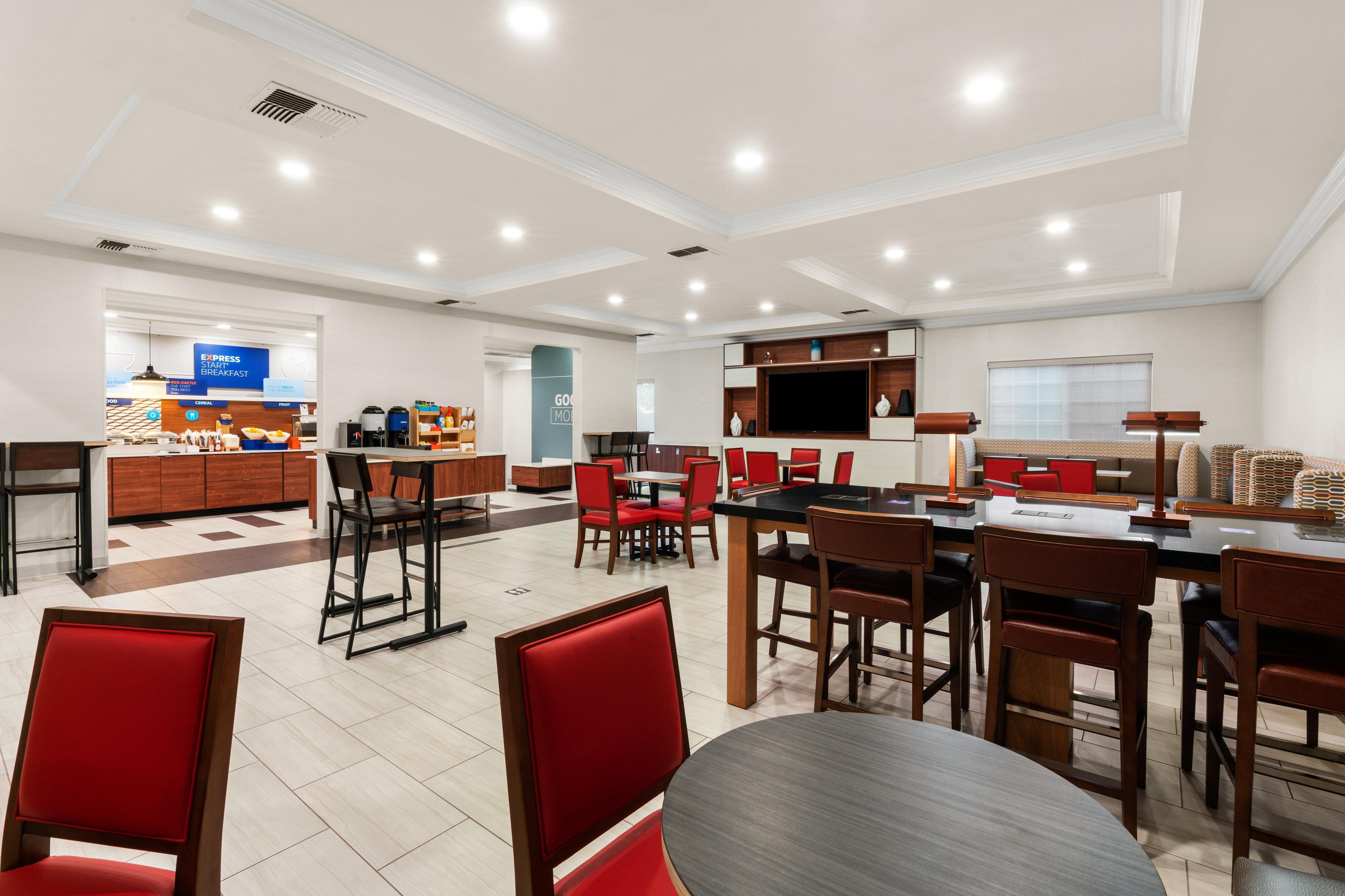 Holiday Inn Express And Suites Klamath Кламат-Фоллс Екстер'єр фото